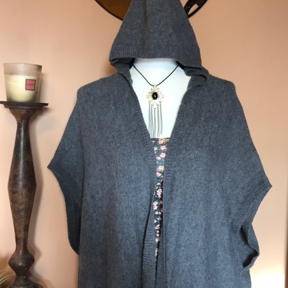 gray over sized sweater - Picture 3 of 4